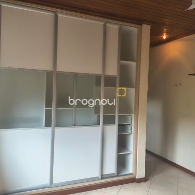 Sítio com 100m², 7 quartos (sendo 5 suítes), 2 garagens, no bairro Ratones em Florianópolis