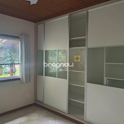 Sítio com 100m², 7 quartos (sendo 5 suítes), 2 garagens, no bairro Ratones em Florianópolis