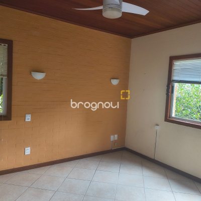 Sítio com 100m², 7 quartos (sendo 5 suítes), 2 garagens, no bairro Ratones em Florianópolis