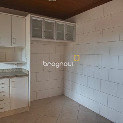 Sítio com 100m², 7 quartos (sendo 5 suítes), 2 garagens, no bairro Ratones em Florianópolis
