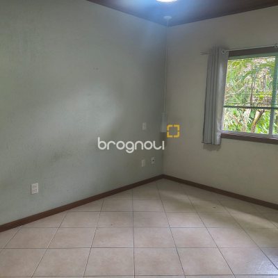 Sítio com 100m², 7 quartos (sendo 5 suítes), 2 garagens, no bairro Ratones em Florianópolis