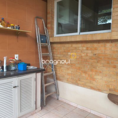 Sítio com 100m², 7 quartos (sendo 5 suítes), 2 garagens, no bairro Ratones em Florianópolis