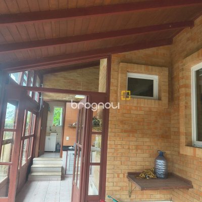 Sítio com 100m², 7 quartos (sendo 5 suítes), 2 garagens, no bairro Ratones em Florianópolis