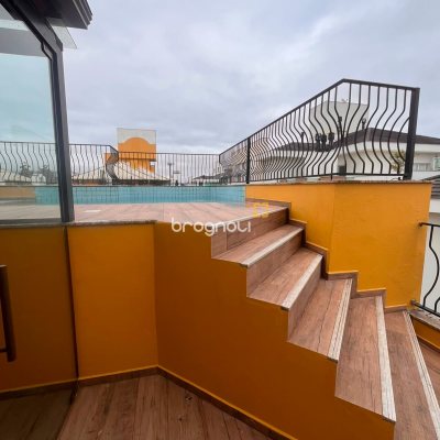 Cobertura com 189m², 3 quartos (sendo 1 suíte), 2 garagens, no bairro Cachoeira do Bom Jesus em Florianópolis