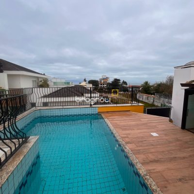 Cobertura com 189m², 3 quartos (sendo 1 suíte), 2 garagens, no bairro Cachoeira do Bom Jesus em Florianópolis