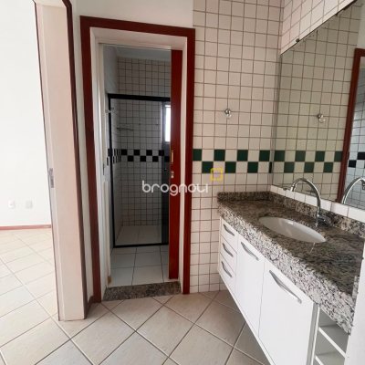 Cobertura com 189m², 3 quartos (sendo 1 suíte), 2 garagens, no bairro Cachoeira do Bom Jesus em Florianópolis