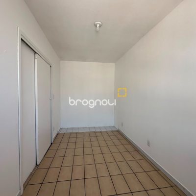 Apartamento com 57m², 3 quartos, 1 garagem, no bairro Nossa Senhora do Rosário em São José