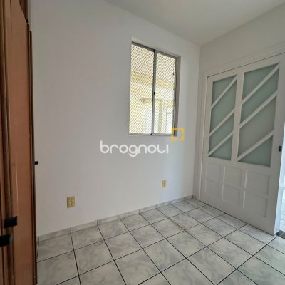 Apartamento com 57m², 3 quartos, 1 garagem, no bairro Nossa Senhora do Rosário em São José