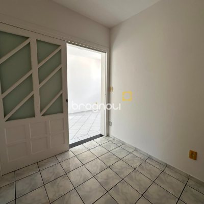 Apartamento com 57m², 3 quartos, 1 garagem, no bairro Nossa Senhora do Rosário em São José