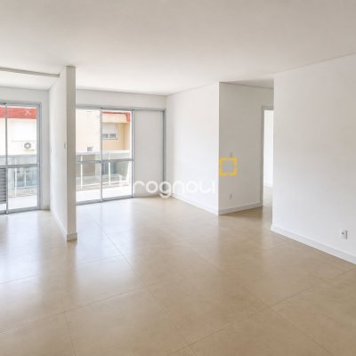 Apartamento com 78m², 2 quartos (sendo 1 suíte), 1 garagem, no bairro Nossa Senhora do Rosário em São José