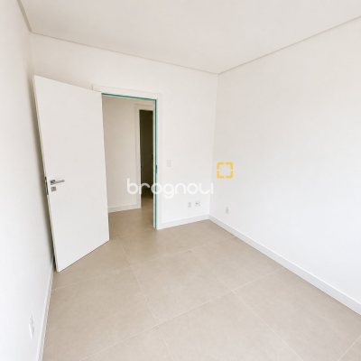 Apartamento com 78m², 2 quartos (sendo 1 suíte), 1 garagem, no bairro Nossa Senhora do Rosário em São José