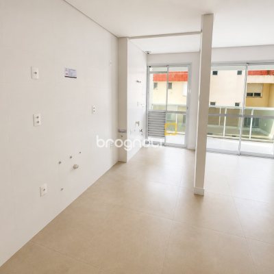 Apartamento com 78m², 2 quartos (sendo 1 suíte), 1 garagem, no bairro Nossa Senhora do Rosário em São José