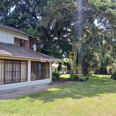 Sítio com 326m², 4 quartos (sendo 1 suíte), 2 garagens, no bairro Ratones em Florianópolis