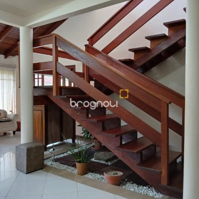 Sítio com 326m², 4 quartos (sendo 1 suíte), 2 garagens, no bairro Ratones em Florianópolis