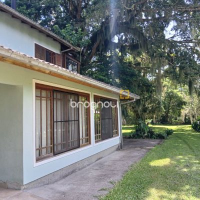 Sítio com 326m², 4 quartos (sendo 1 suíte), 2 garagens, no bairro Ratones em Florianópolis