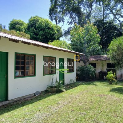Sítio com 326m², 4 quartos (sendo 1 suíte), 2 garagens, no bairro Ratones em Florianópolis