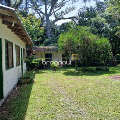 Sítio com 326m², 4 quartos (sendo 1 suíte), 2 garagens, no bairro Ratones em Florianópolis