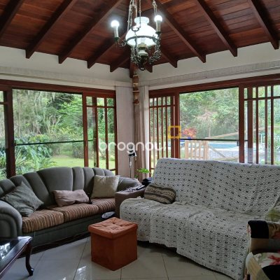 Sítio com 326m², 4 quartos (sendo 1 suíte), 2 garagens, no bairro Ratones em Florianópolis