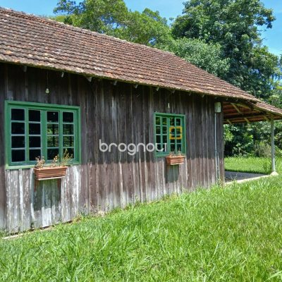 Sítio com 326m², 4 quartos (sendo 1 suíte), 2 garagens, no bairro Ratones em Florianópolis