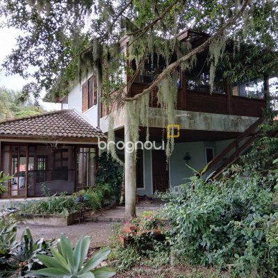 Sítio com 326m², 4 quartos (sendo 1 suíte), 2 garagens, no bairro Ratones em Florianópolis