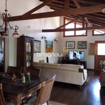 Sítio com 100m², 2 quartos (sendo 1 suíte), 2 garagens, no bairro Ratones em Florianópolis
