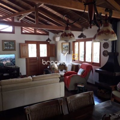 Sítio com 100m², 2 quartos (sendo 1 suíte), 2 garagens, no bairro Ratones em Florianópolis
