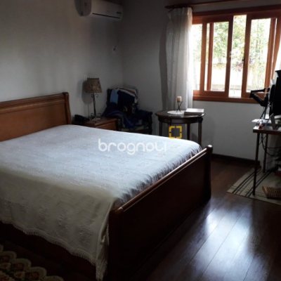 Sítio com 100m², 2 quartos (sendo 1 suíte), 2 garagens, no bairro Ratones em Florianópolis