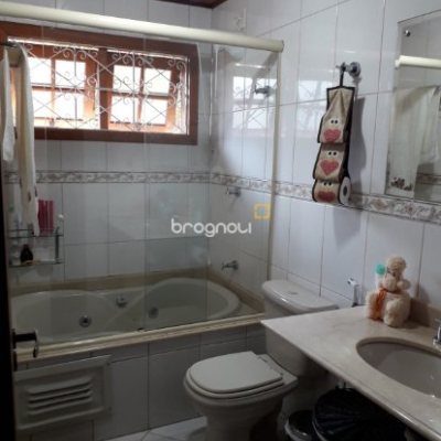 Sítio com 100m², 2 quartos (sendo 1 suíte), 2 garagens, no bairro Ratones em Florianópolis