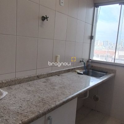 Apartamento com 81m², 3 quartos (sendo 1 suíte), 1 garagem, no bairro Barreiros em São José