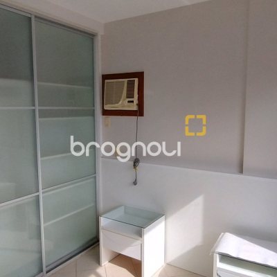 Apartamento com 81m², 3 quartos (sendo 1 suíte), 1 garagem, no bairro Barreiros em São José