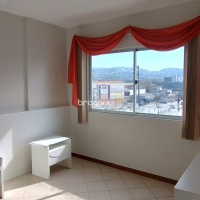 Apartamento com 81m², 3 quartos (sendo 1 suíte), 1 garagem, no bairro Barreiros em São José