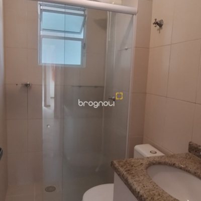 Apartamento com 81m², 3 quartos (sendo 1 suíte), 1 garagem, no bairro Barreiros em São José