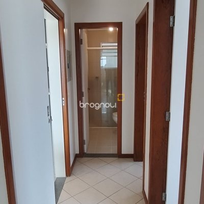 Apartamento com 81m², 3 quartos (sendo 1 suíte), 1 garagem, no bairro Barreiros em São José