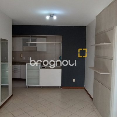 Apartamento com 81m², 3 quartos (sendo 1 suíte), 1 garagem, no bairro Barreiros em São José