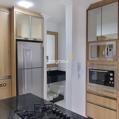 Apartamento com 81m², 3 quartos (sendo 1 suíte), 1 garagem, no bairro Barreiros em São José