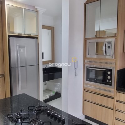 Apartamento com 81m², 3 quartos (sendo 1 suíte), 1 garagem, no bairro Barreiros em São José