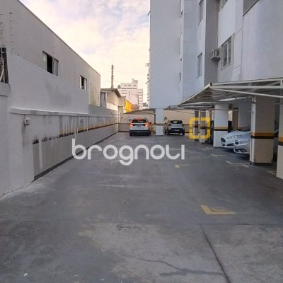 Apartamento com 81m², 3 quartos (sendo 1 suíte), 1 garagem, no bairro Barreiros em São José
