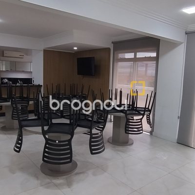 Apartamento com 81m², 3 quartos (sendo 1 suíte), 1 garagem, no bairro Barreiros em São José