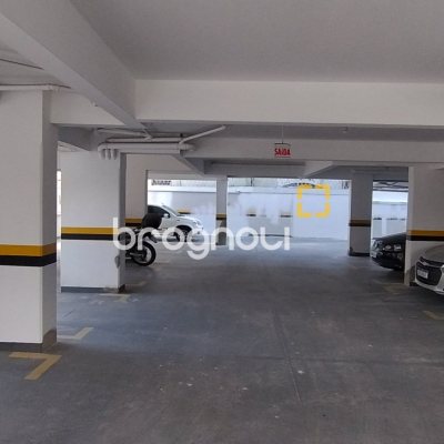 Apartamento com 81m², 3 quartos (sendo 1 suíte), 1 garagem, no bairro Barreiros em São José
