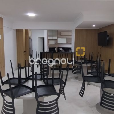 Apartamento com 81m², 3 quartos (sendo 1 suíte), 1 garagem, no bairro Barreiros em São José