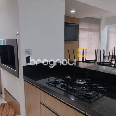 Apartamento com 81m², 3 quartos (sendo 1 suíte), 1 garagem, no bairro Barreiros em São José