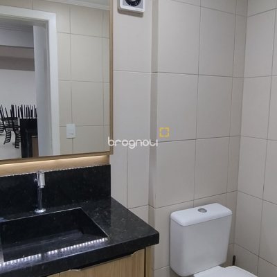 Apartamento com 81m², 3 quartos (sendo 1 suíte), 1 garagem, no bairro Barreiros em São José