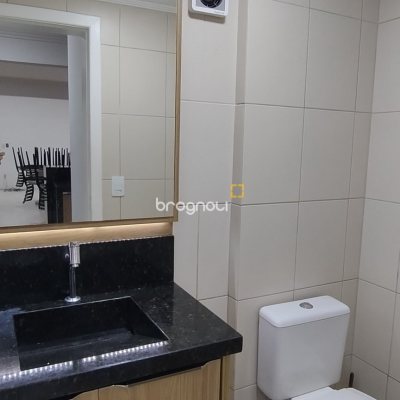 Apartamento com 81m², 3 quartos (sendo 1 suíte), 1 garagem, no bairro Barreiros em São José