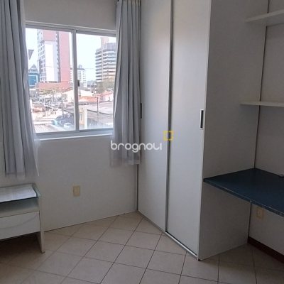 Apartamento com 81m², 3 quartos (sendo 1 suíte), 1 garagem, no bairro Barreiros em São José