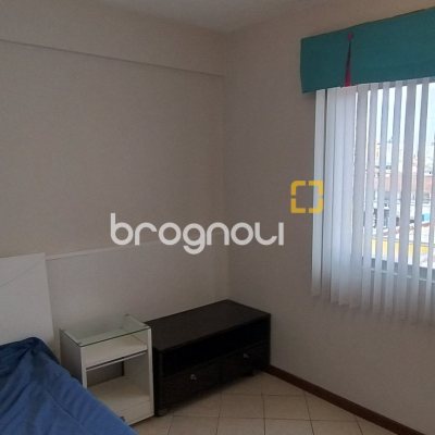 Apartamento com 81m², 3 quartos (sendo 1 suíte), 1 garagem, no bairro Barreiros em São José