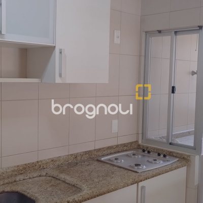 Apartamento com 81m², 3 quartos (sendo 1 suíte), 1 garagem, no bairro Barreiros em São José