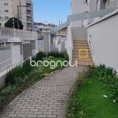 Apartamento com 81m², 3 quartos (sendo 1 suíte), 1 garagem, no bairro Barreiros em São José