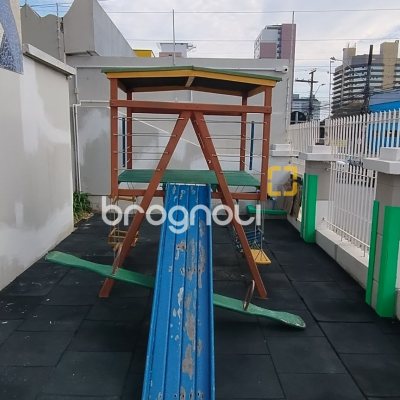 Apartamento com 81m², 3 quartos (sendo 1 suíte), 1 garagem, no bairro Barreiros em São José