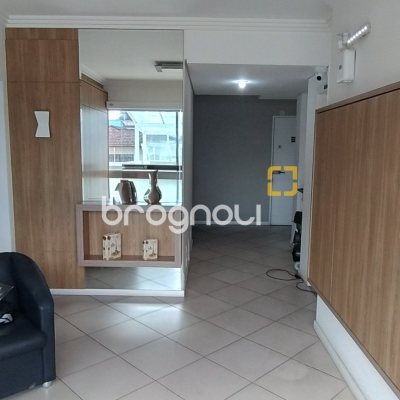 Apartamento com 81m², 3 quartos (sendo 1 suíte), 1 garagem, no bairro Barreiros em São José