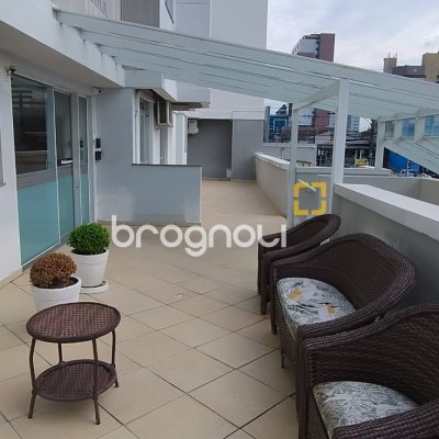 Apartamento com 81m², 3 quartos (sendo 1 suíte), 1 garagem, no bairro Barreiros em São José